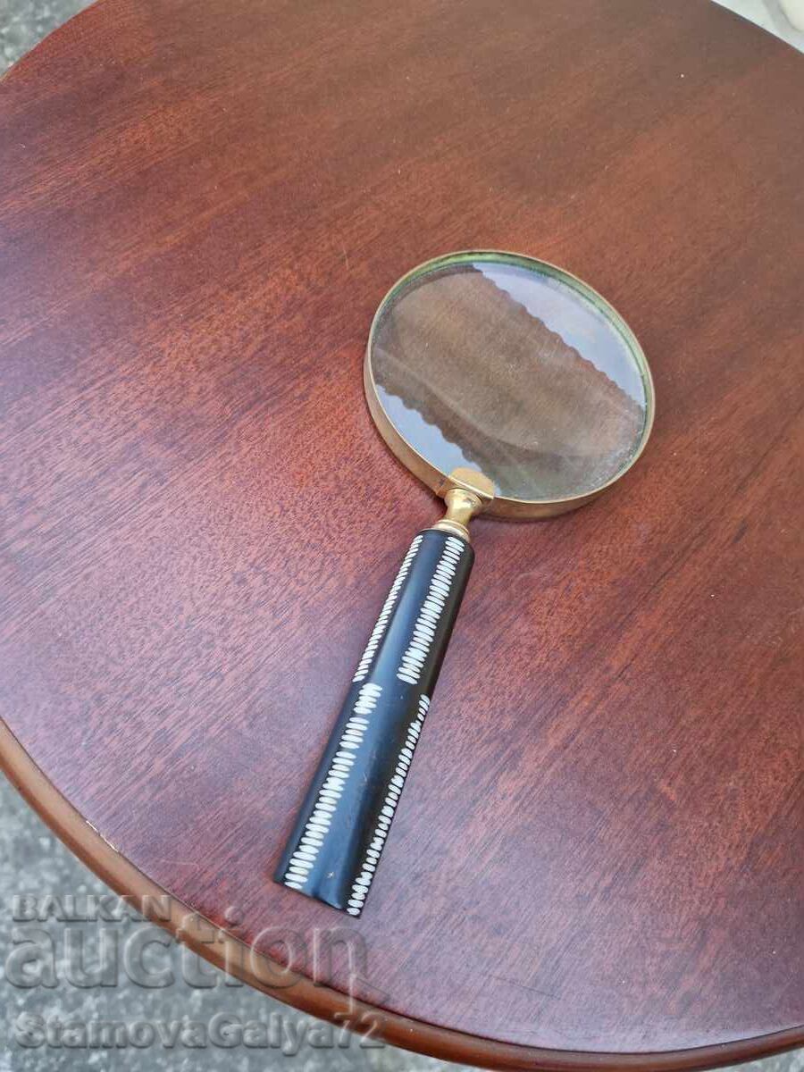 Great antique English magnifying glass