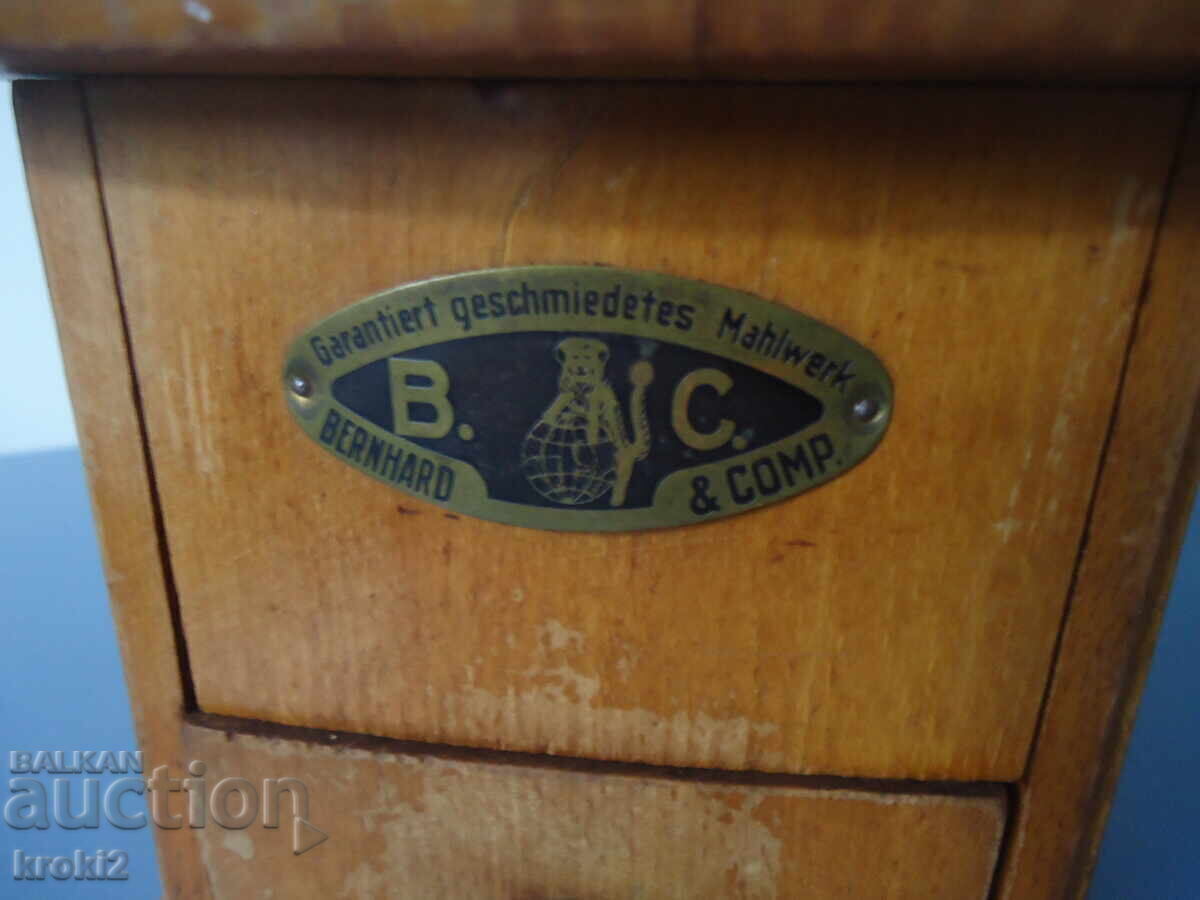 Παλιό ρετρό ξύλινο μύλος αλεστικού καφέ - 6