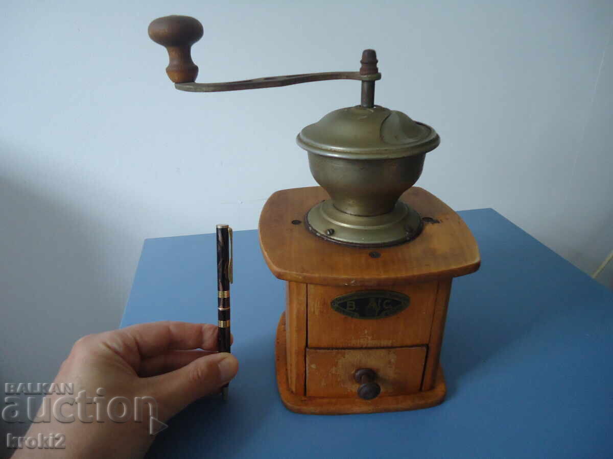 Veche râșniță de cafea din lemn, retro - 7