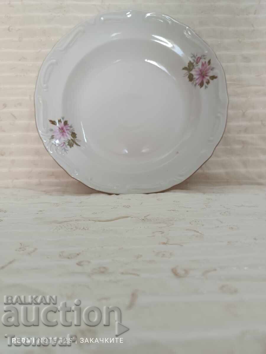 Porcelain platter, large plate with price 5.00 BGN | € 2.56 Porcelain platter, large plate with price 5.00 BGN | € 2.56