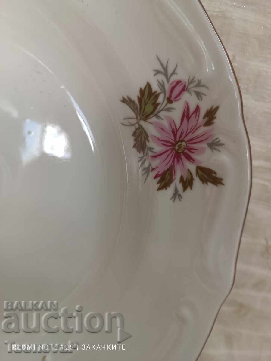 Auction Porcelain platter, large plate Auction Porcelain platter, large plate