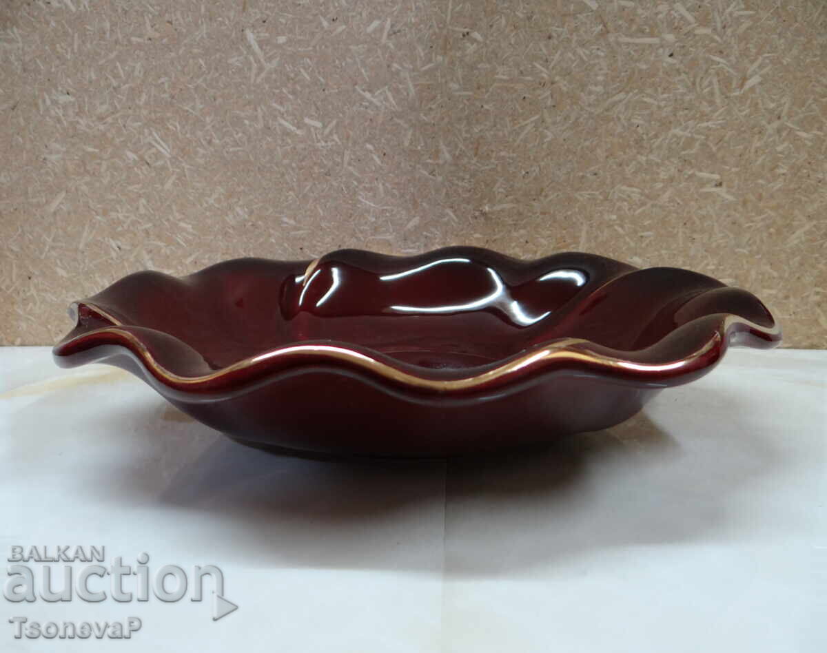 Platou, farfurie, fructieră din porțelan german, din anii '50 cu preț 10.00 BGN | € 5.11 Platou, farfurie, fructieră din porțelan german, din anii '50 cu preț 10.00 BGN | € 5.11