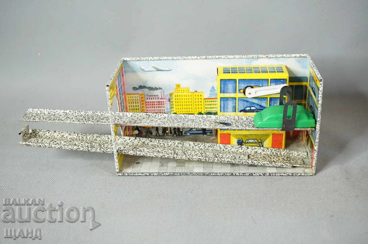 Δημοπρασία Παλιό ρωσικό μεταλλικό μηχανικό παιχνίδι γκαράζ αυτοκίνητο με κουτί