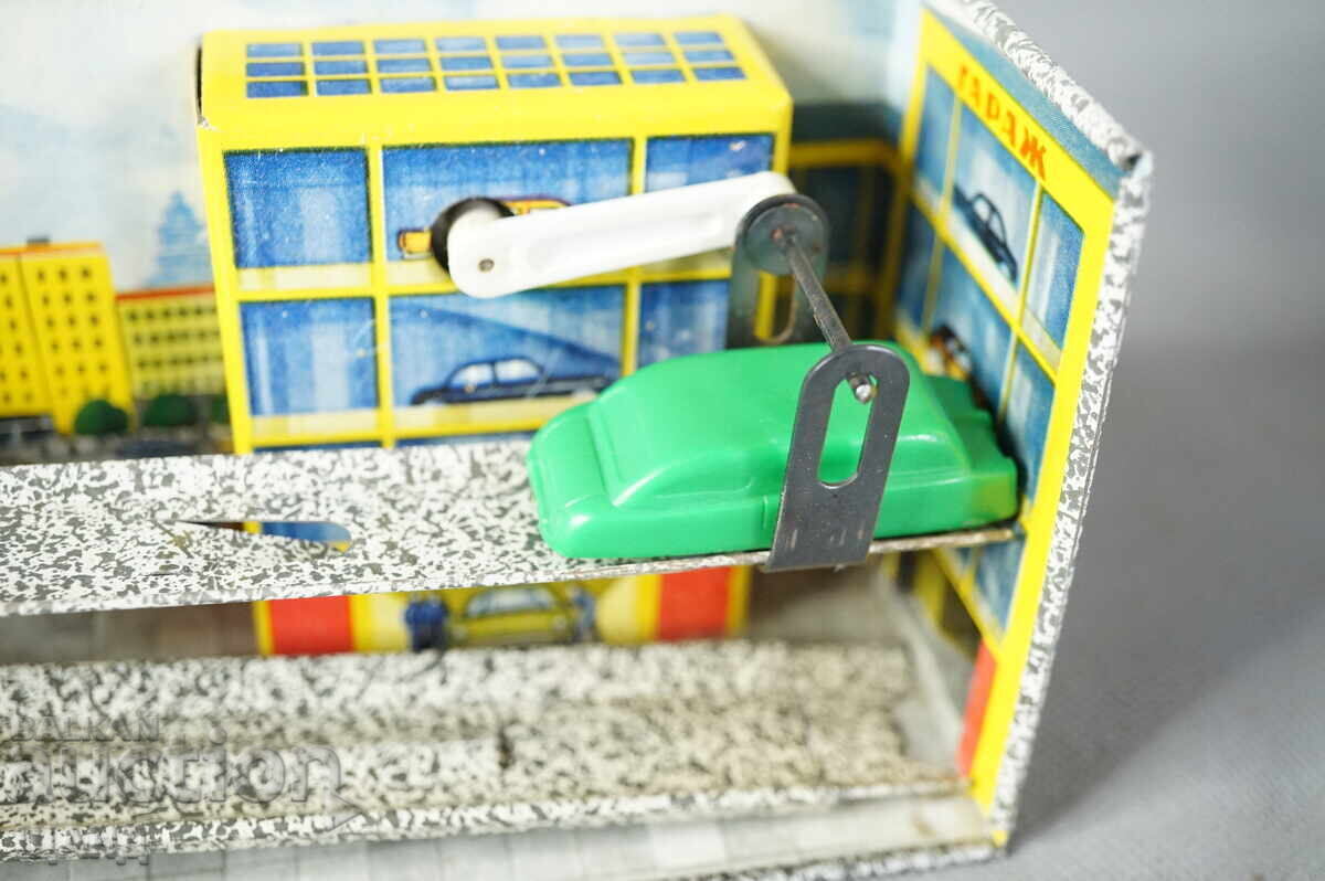 Παλιό ρωσικό μεταλλικό μηχανικό παιχνίδι γκαράζ αυτοκίνητο με κουτί - 6