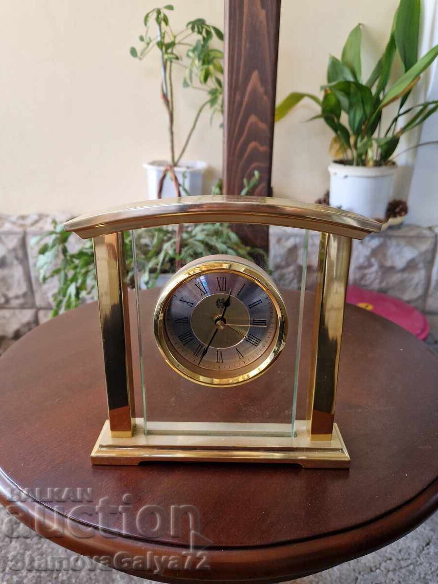 Όμορφο επιτραπέζιο ρολόι-ξυπνητήρι από ορείχαλκο και κρύσταλλο με τιμή 88.00 BGN | € 44.99