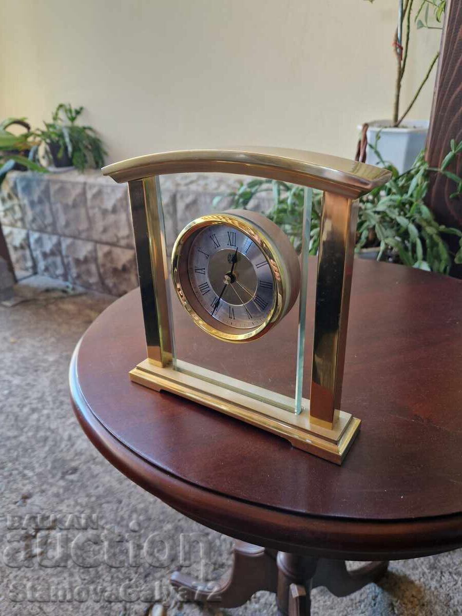 Παράδοση Όμορφο επιτραπέζιο ρολόι-ξυπνητήρι από ορείχαλκο και κρύσταλλο