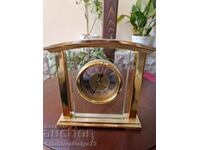 Красив настолен часовник будилник от месинг и кристал