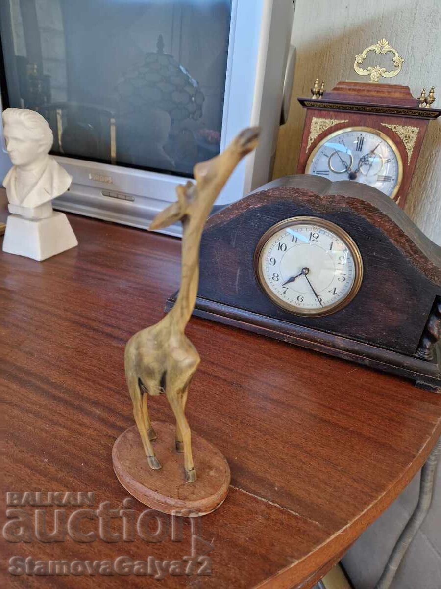 Παλιά, όμορφη, αντίκα φιγούρα από κέρατο με τιμή 66.00 BGN | € 33.75