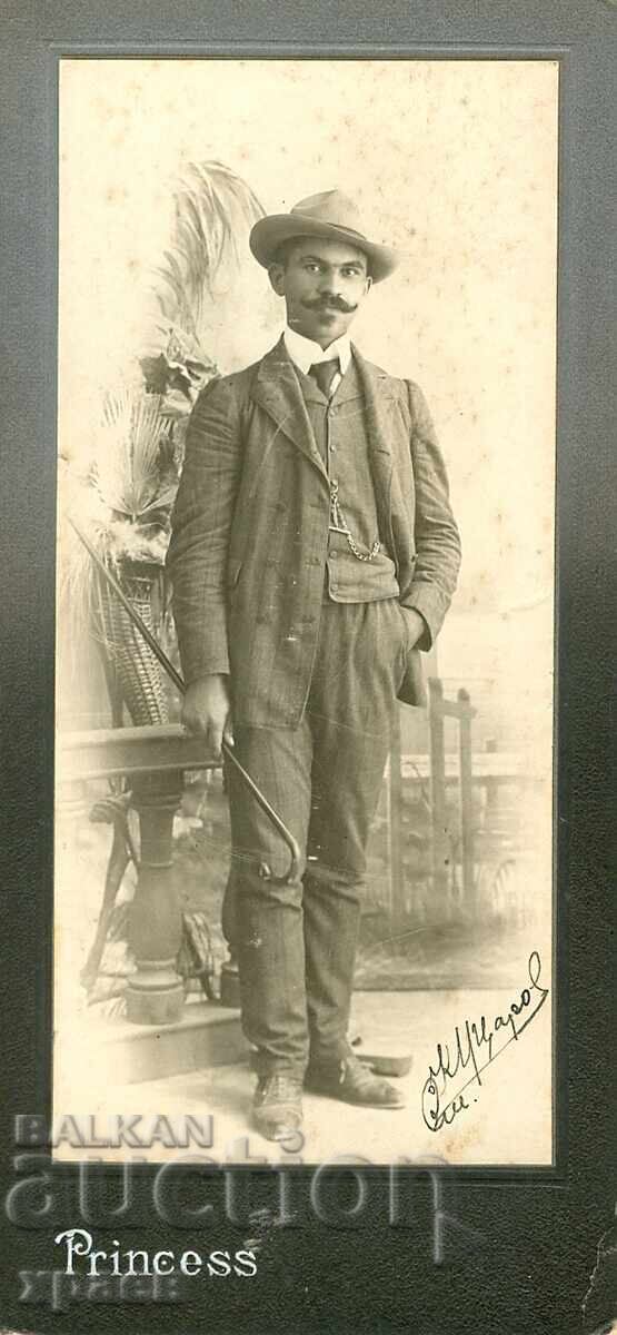 ST. PHOTOGRAPHY - CARDBOARD - PAINTER - SHUMEN - 1320 ST. PHOTOGRAPHY - CARDBOARD - PAINTER - SHUMEN - 1320