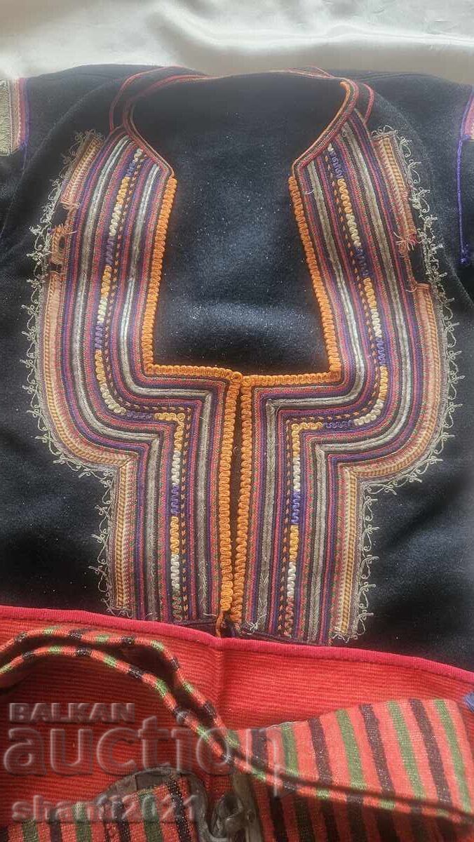 АВТЕНТИЧНА КЮСТЕНДИЛСКА САЯ НОСИЯ ,златна  СЪРМА, пафти - 5