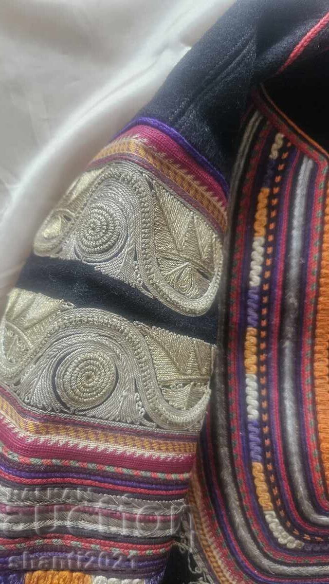 АВТЕНТИЧНА КЮСТЕНДИЛСКА САЯ НОСИЯ ,златна  СЪРМА, пафти - 7