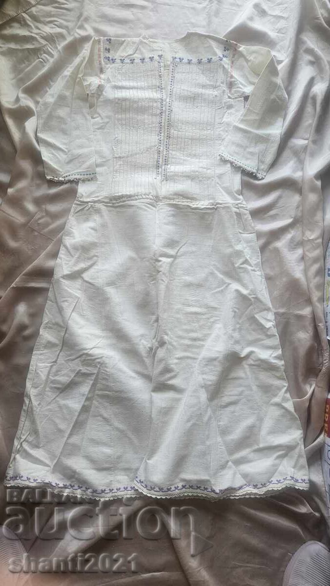 Ρούχα για φορεσιά, κενάρ, παγιέτες και κέντημα με τιμή 185.00 BGN | € 94.59