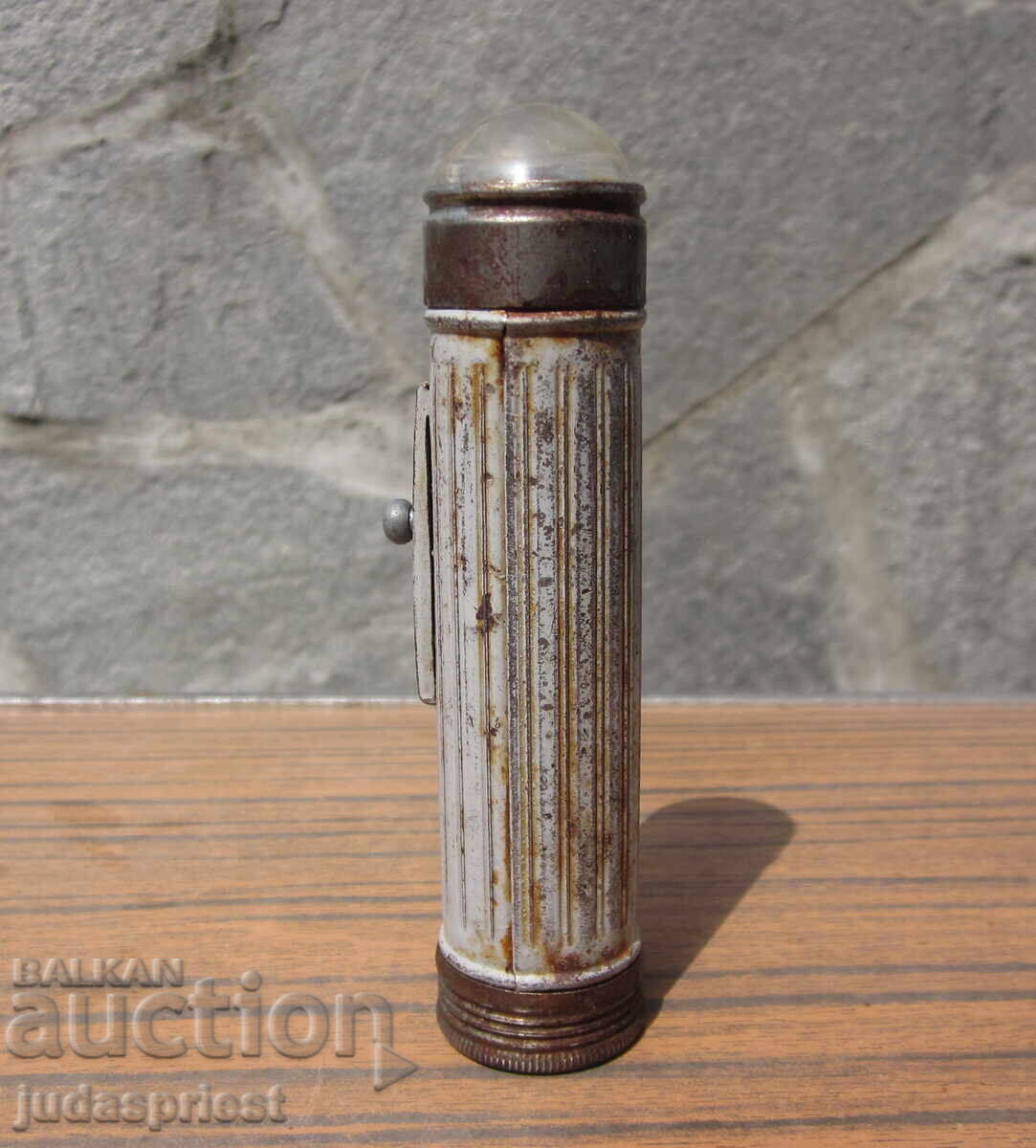 Δεύτερος Παγκόσμιος Πόλεμος Γερμανικό στρατιωτικό φακό τσέπης HAWE με τιμή 30.00 BGN | € 15.34 Δεύτερος Παγκόσμιος Πόλεμος Γερμανικό στρατιωτικό φακό τσέπης HAWE με τιμή 30.00 BGN | € 15.34