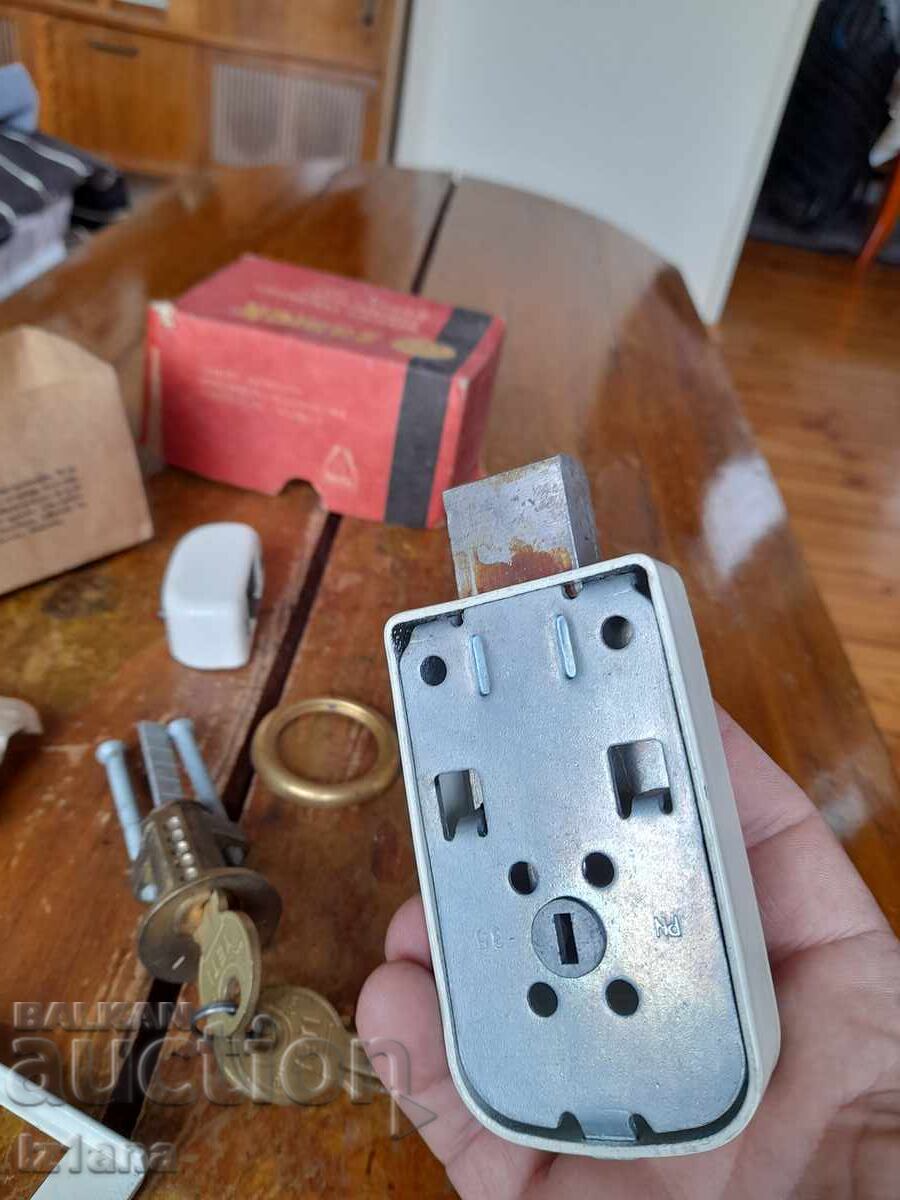 Παλιά πρόσθετη κλειδαριά, μάνταλο Yeti, Zamek - 6