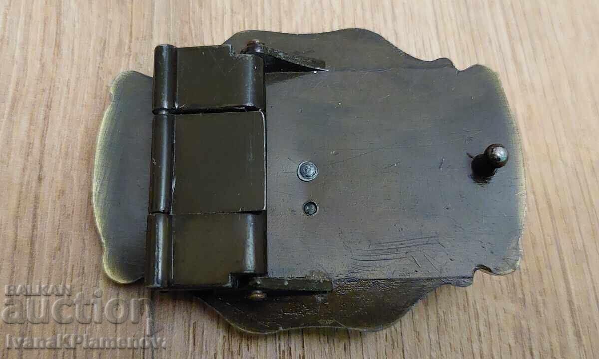 Auction  Belt buckle