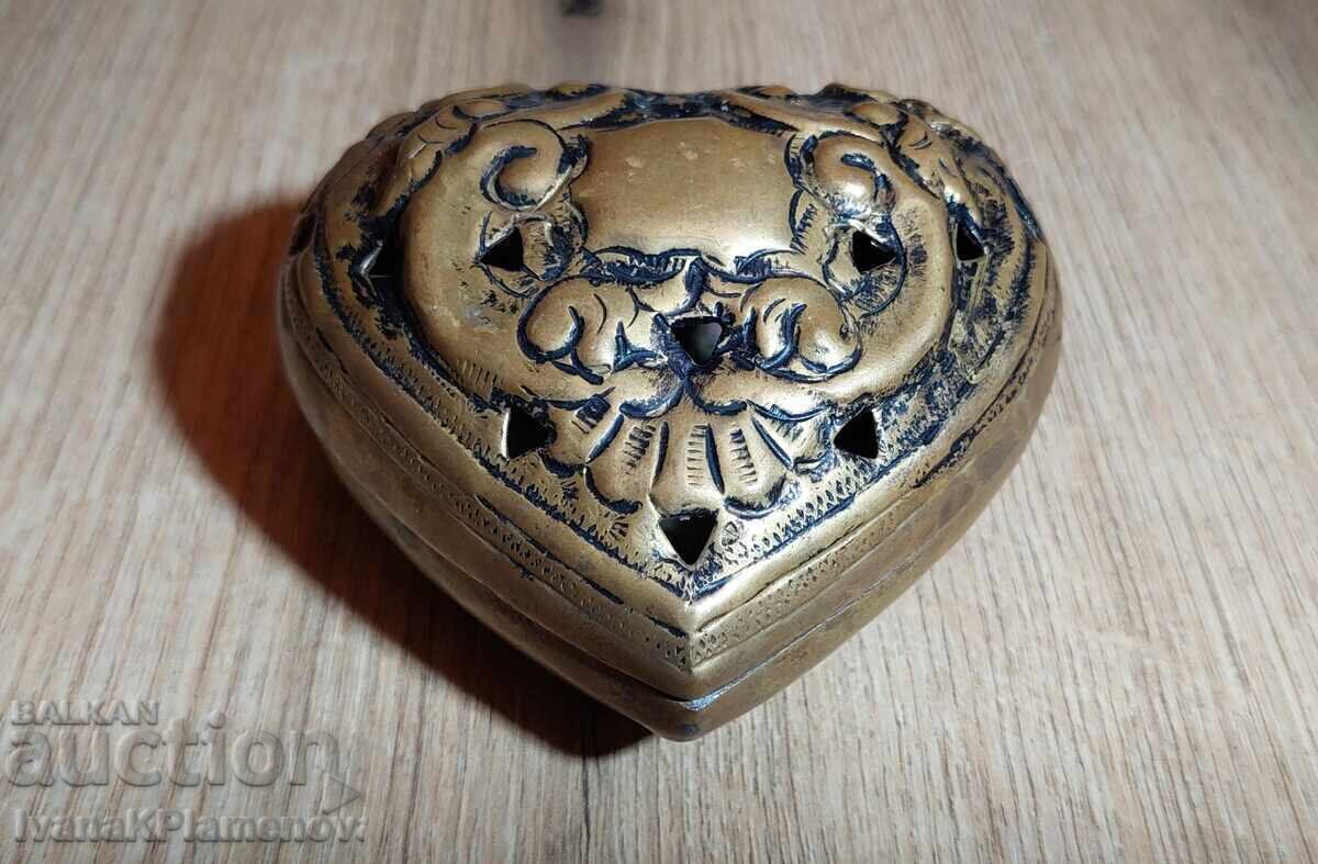 Θήκη από ορείχαλκο για γνώστες με τιμή € 17.90 | 35.01 BGN