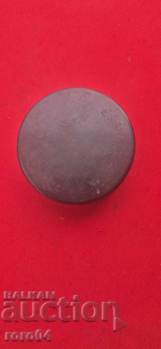 PUCK DE HOCKEY - URSS - 1989 cu preț 27.00 BGN | € 13.80 PUCK DE HOCKEY - URSS - 1989 cu preț 27.00 BGN | € 13.80