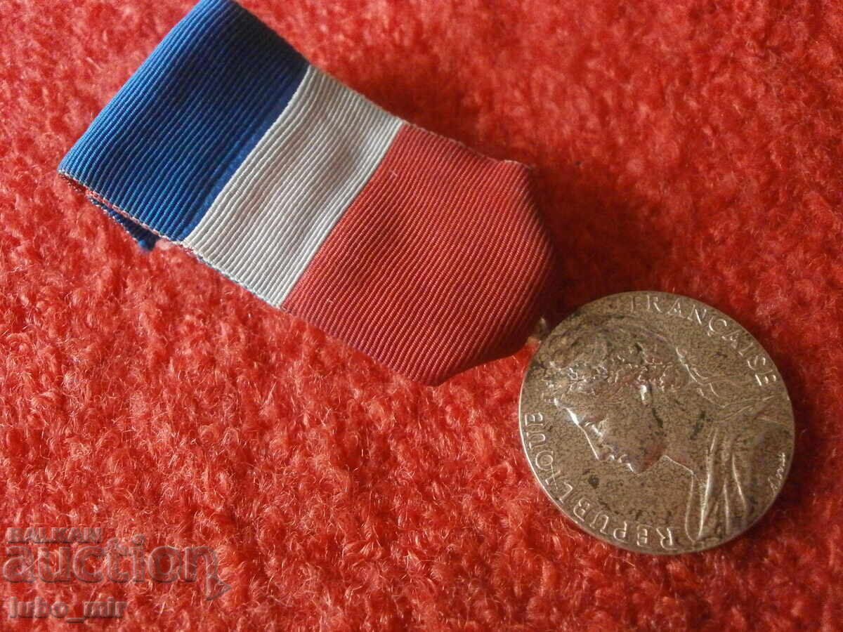 MEDALIE FRANCEZĂ VECHE - ARGINT cu preț € 18.00 | 35.20 BGN