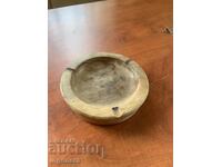 CENUȘAR DIN LEMN DE NUC