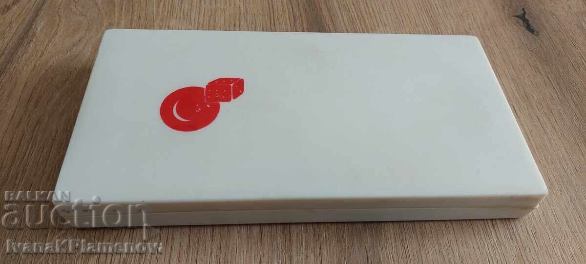 Delivery of Socialist-era board for connoisseurs