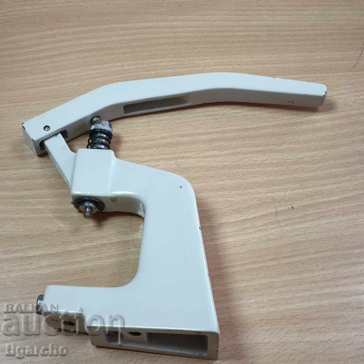 Πρέσα ωρολογοποιίας με τιμή 50.00 BGN | € 25.56 Πρέσα ωρολογοποιίας με τιμή 50.00 BGN | € 25.56