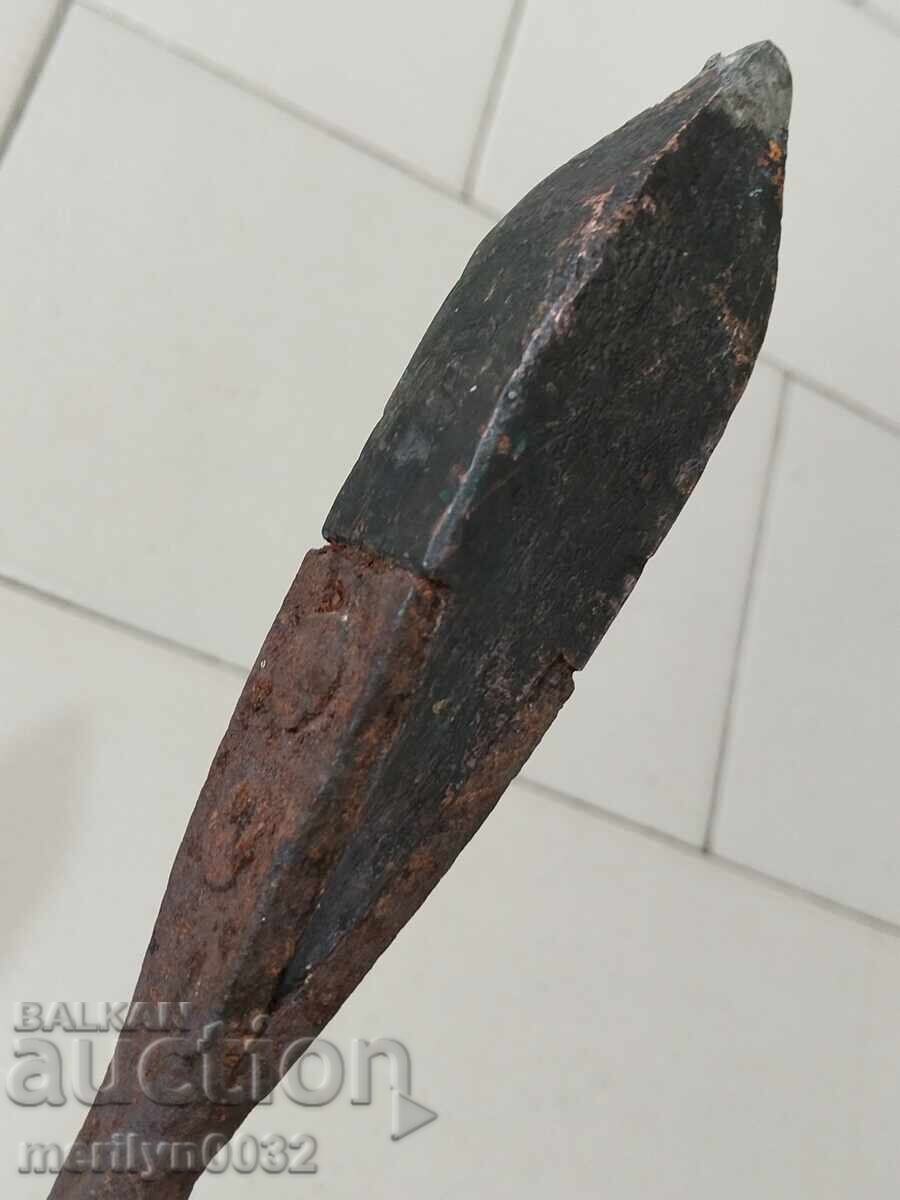 Ένα παλιό κολλητήρι από τις αρχές του 20ου αιώνα με τιμή 79.90 BGN | € 40.85