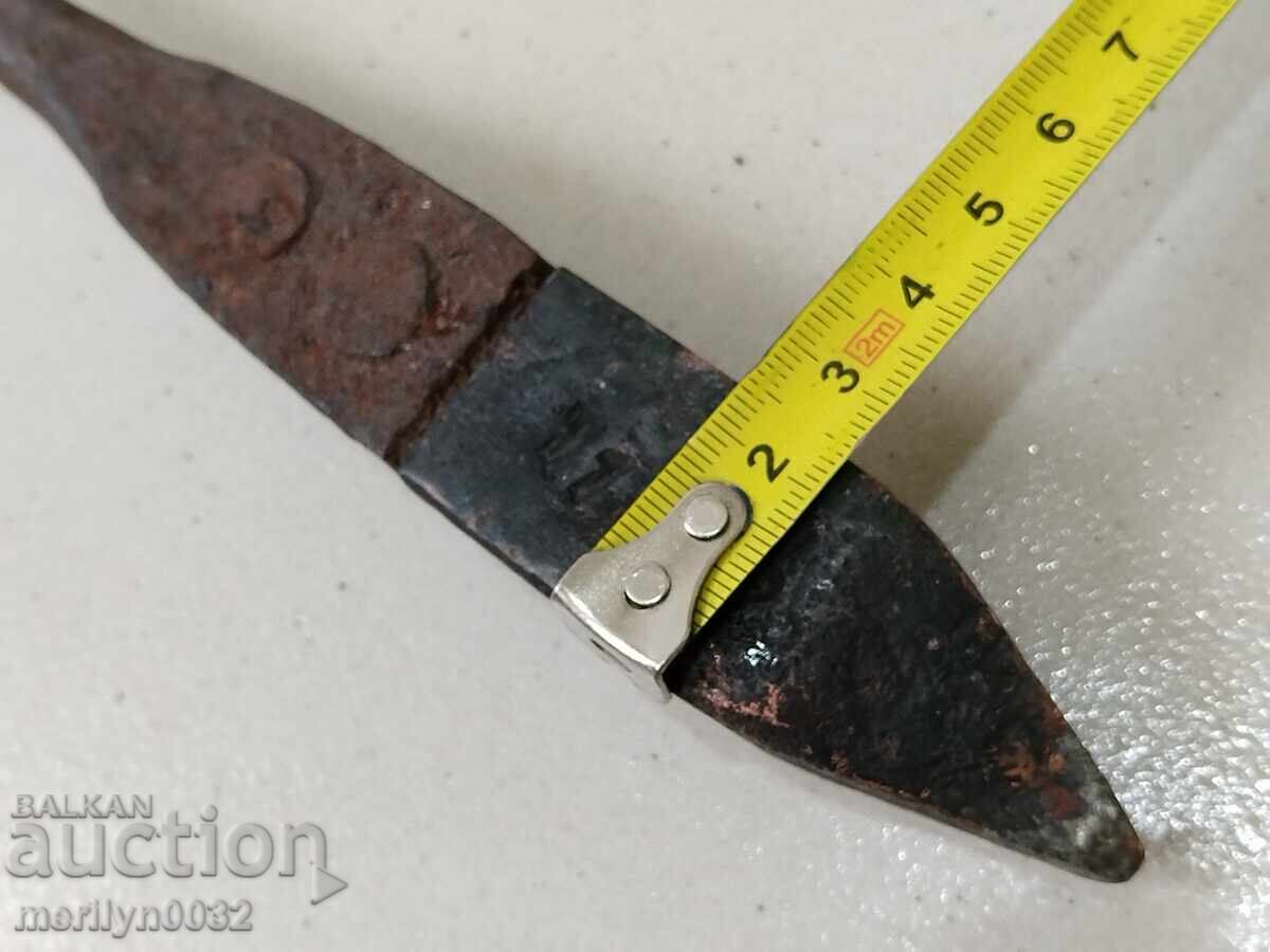 Δημοπρασία Ένα παλιό κολλητήρι από τις αρχές του 20ου αιώνα