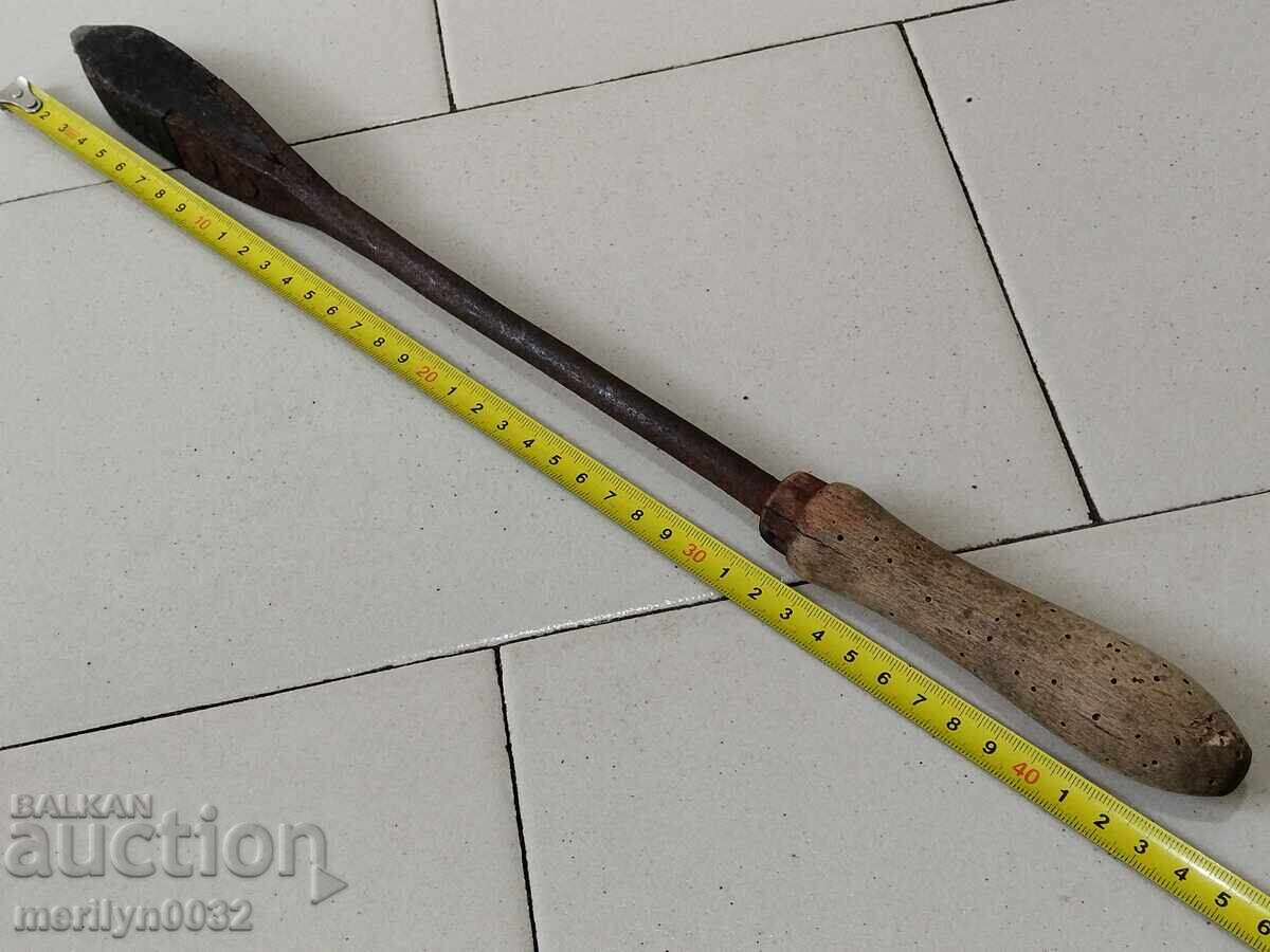 Παράδοση Ένα παλιό κολλητήρι από τις αρχές του 20ου αιώνα