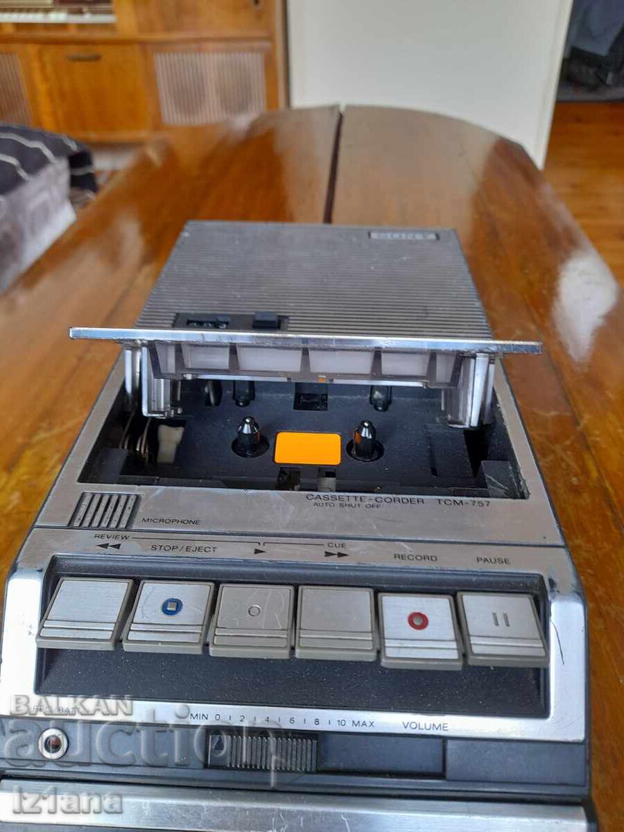 Παλιό κασετόφωνο Sony TCM-757 με τιμή 40.00 BGN | € 20.45