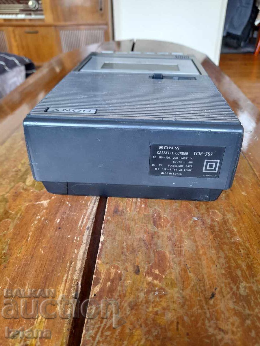 Παράδοση Παλιό κασετόφωνο Sony TCM-757
