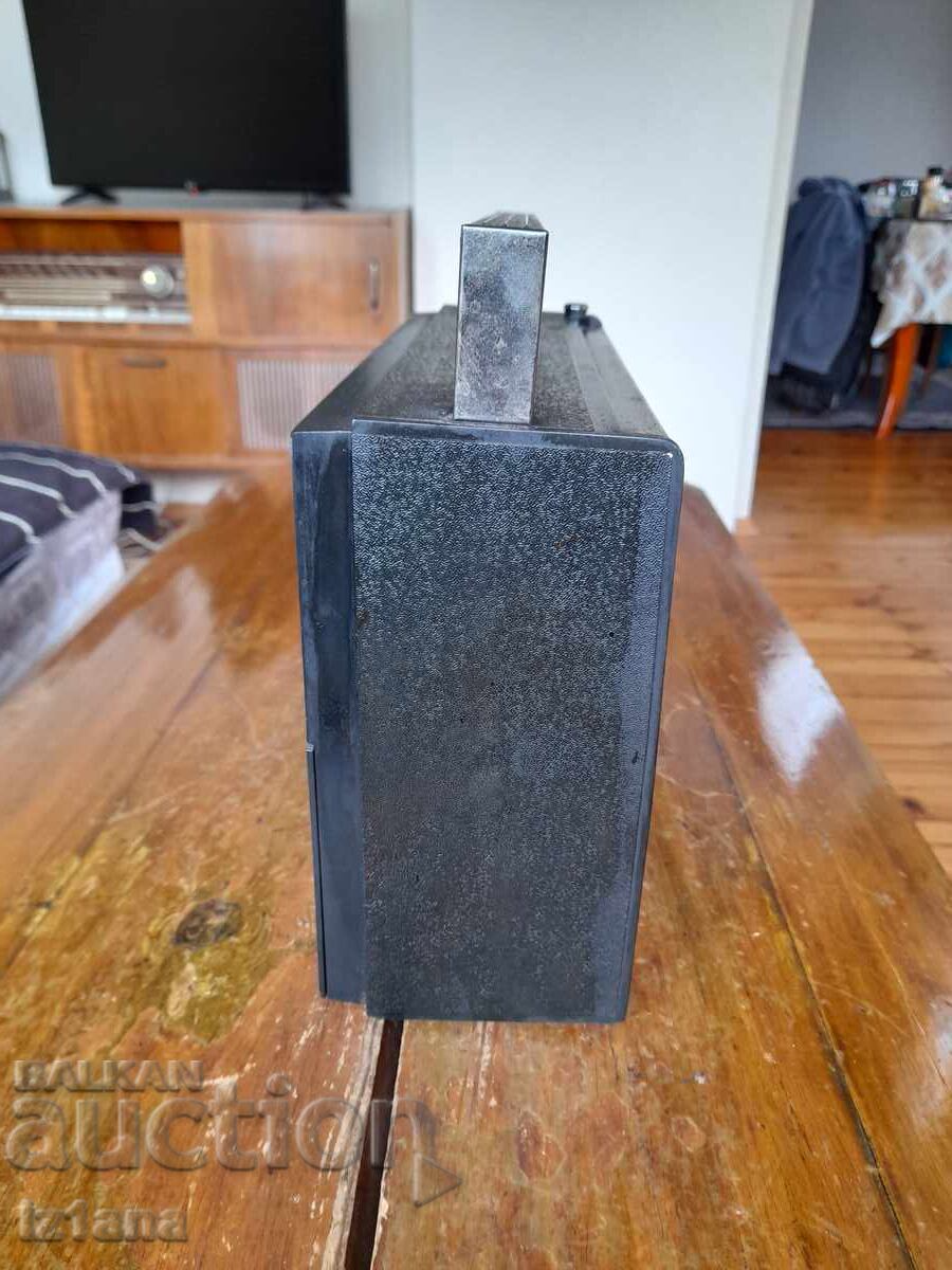 Old Radio WEF, VEF 206 with price 32.00 BGN | € 16.36 Old Radio WEF, VEF 206 with price 32.00 BGN | € 16.36