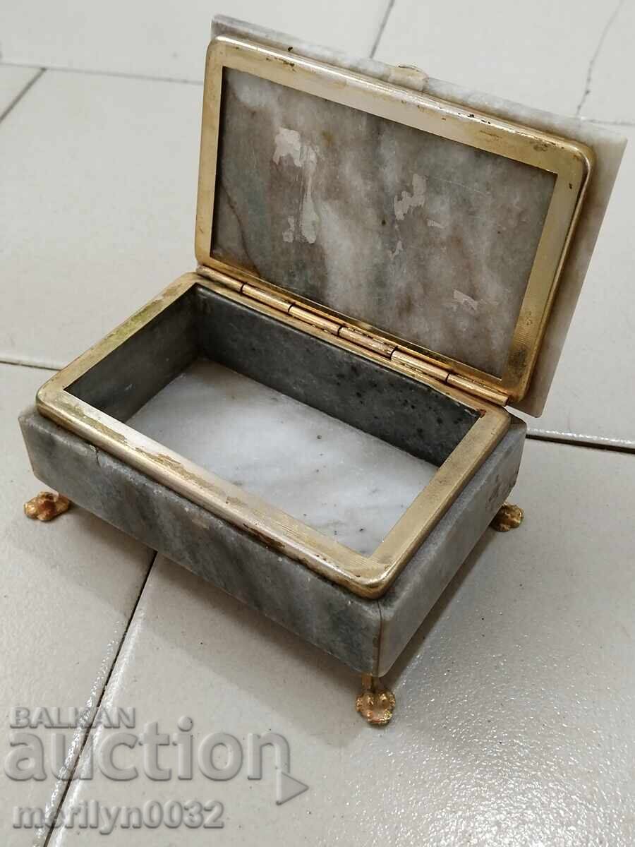 Βουλγαρικό κουτί κοσμημάτων από μάρμαρο ΛΔΒ με τιμή 69.00 BGN | € 35.28