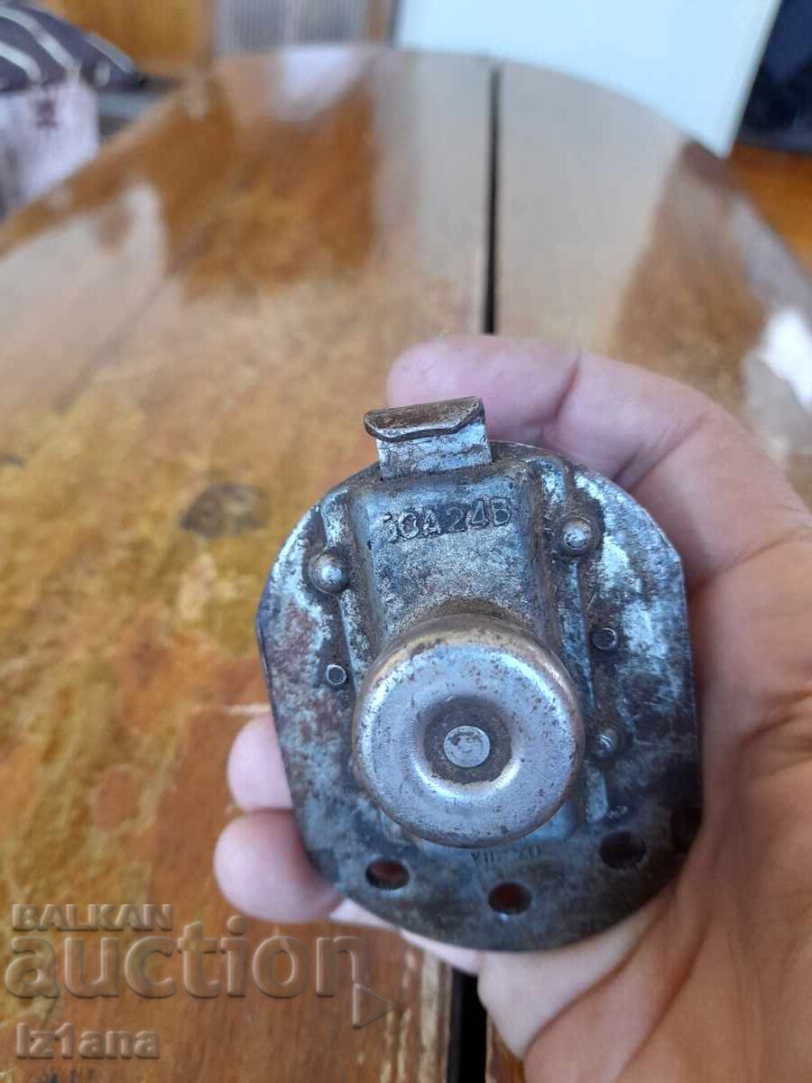 Δημοπρασία Παλιό τραπέζι κλειδιού