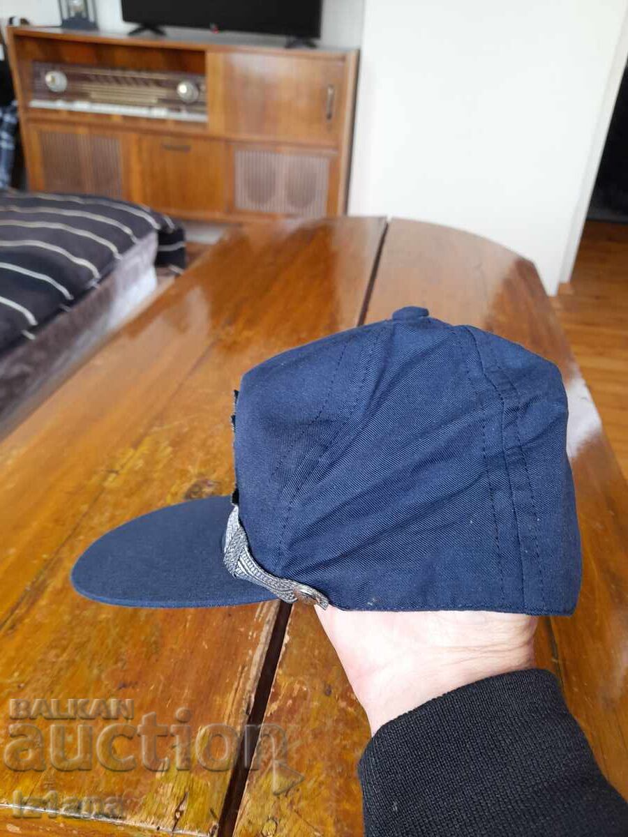 Pălărie veche Pompier cu preț 27.00 BGN | € 13.80 Pălărie veche Pompier cu preț 27.00 BGN | € 13.80