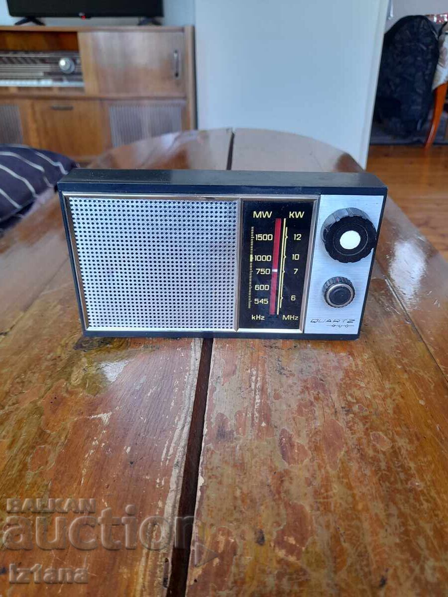 Παλιό ραδιόφωνο, ραδιοδέκτης Κβάρτς. Quartz 206