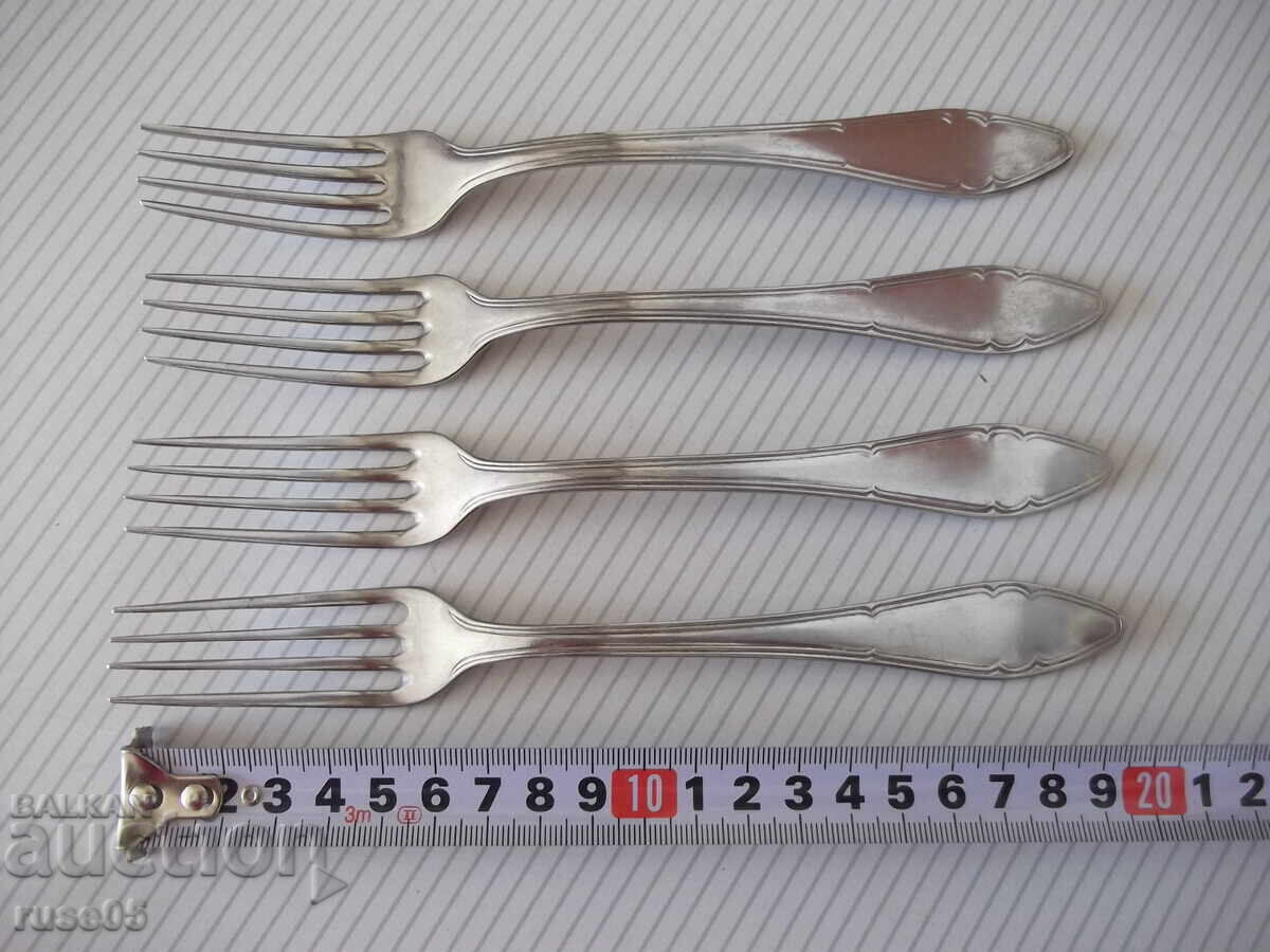 Lot de 4 furculițe de la "Fabrica - P.Denev-Gabrovo" Lot de 4 furculițe de la "Fabrica - P.Denev-Gabrovo"