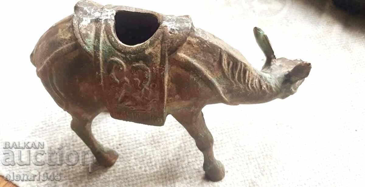 Χάλκινο θυμιατήρι με τιμή 160.00 BGN | € 81.81 Χάλκινο θυμιατήρι με τιμή 160.00 BGN | € 81.81