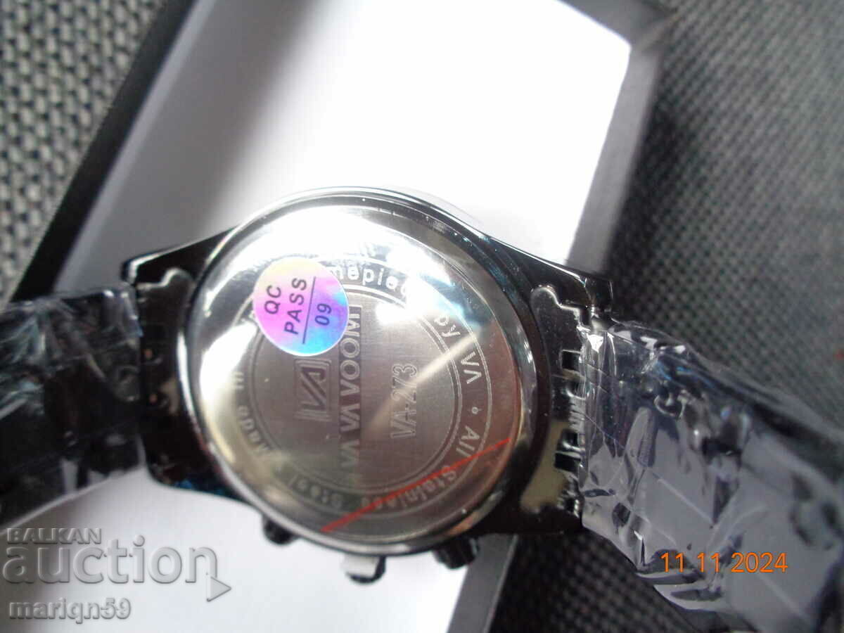 Доставка на Чисто нов часовник ПРОТИВОВОДЕН  здрава верижка