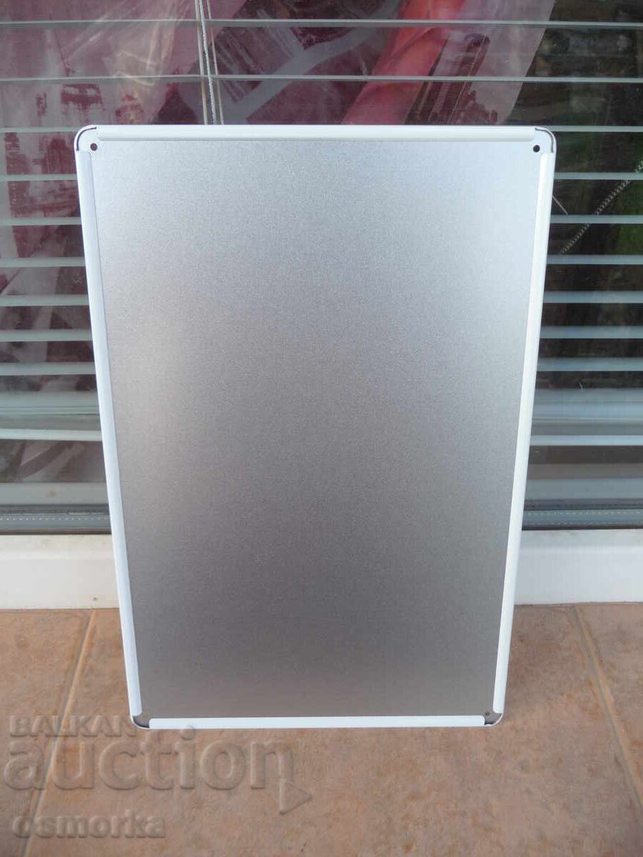 Licitație Plăcuță metalică hot dog cârnați calzi crenvurști chiflă muștar Licitație Plăcuță metalică hot dog cârnați calzi crenvurști chiflă muștar