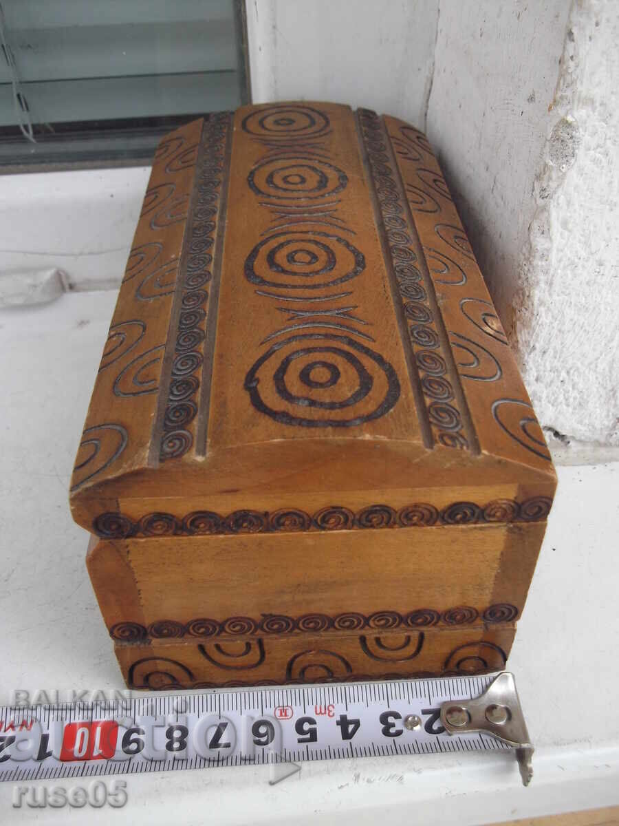 Δημοπρασία Πυρογραφημένο ξύλινο κουτί