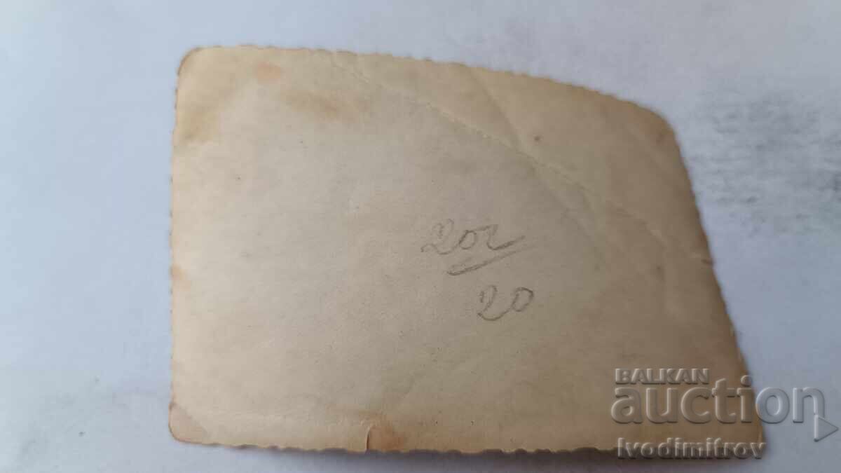 Φωτογραφία Sofia Άνδρας με ένα ρετρό ποδήλατο το χειμώνα με τιμή 1.85 BGN | € 0.95