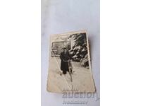 Φωτογραφία Sofia Άνδρας με ένα ρετρό ποδήλατο το χειμώνα