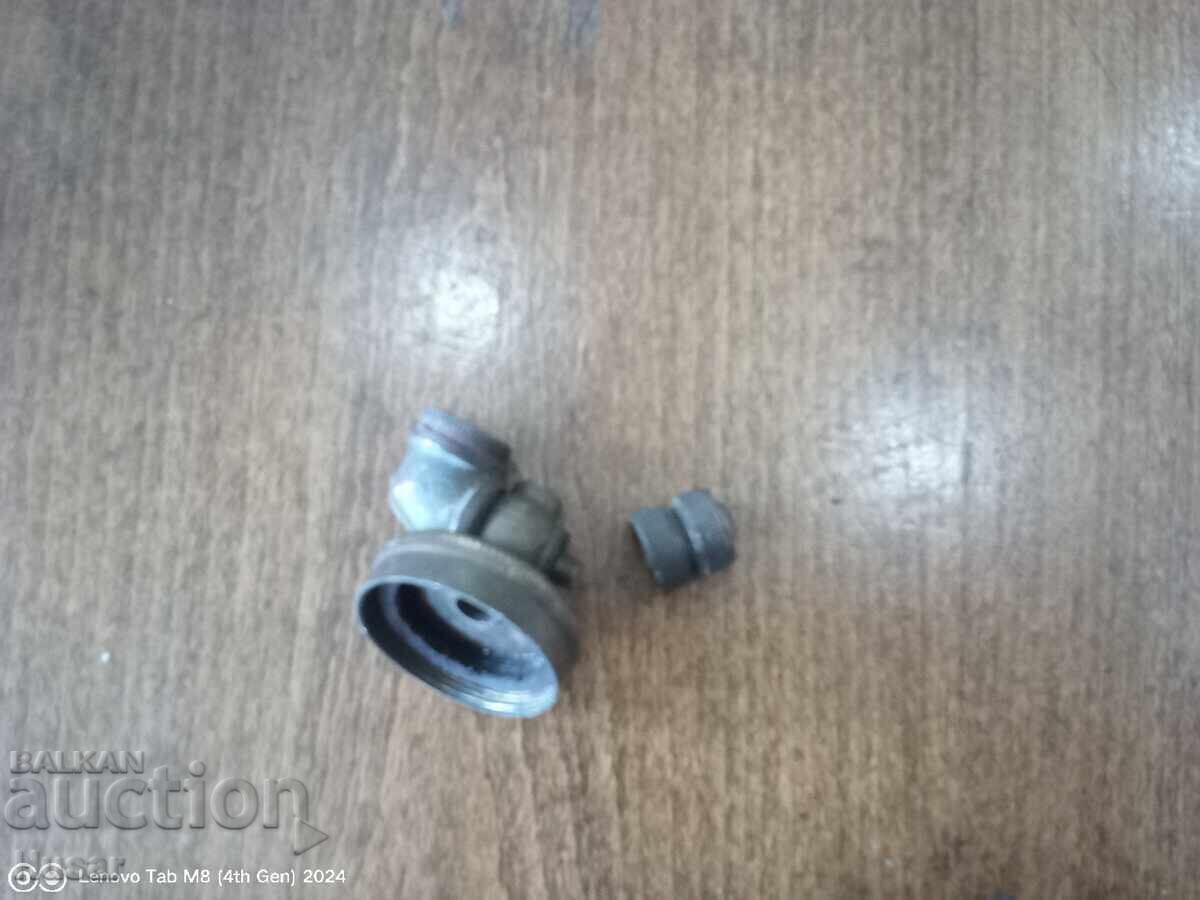 Old bronze pump, garden - 6