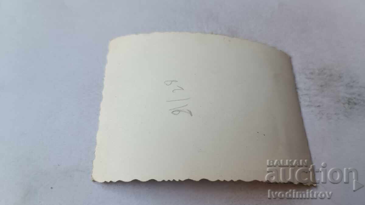 Fotografie Tânără în mare cu preț 1.65 BGN | € 0.84 Fotografie Tânără în mare cu preț 1.65 BGN | € 0.84