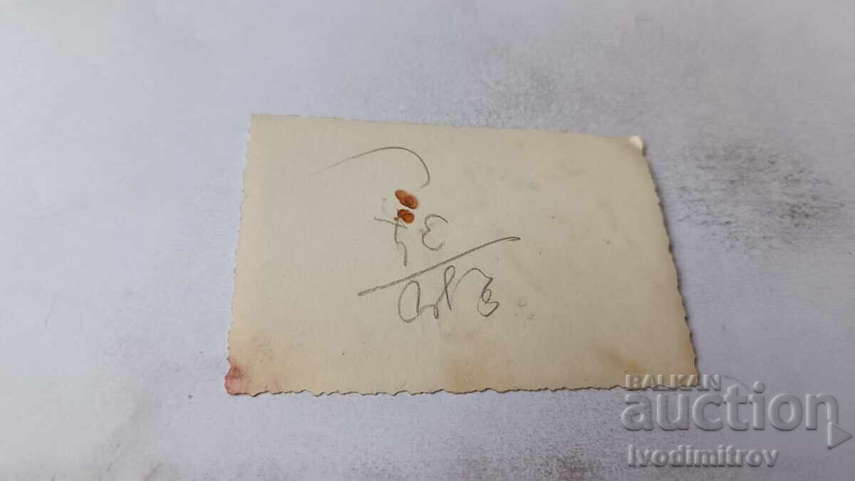 Φωτογραφία Σόφιας, Αξιωματικός και άνδρας στο πεζοδρόμιο με τιμή 2.45 BGN | € 1.25 Φωτογραφία Σόφιας, Αξιωματικός και άνδρας στο πεζοδρόμιο με τιμή 2.45 BGN | € 1.25