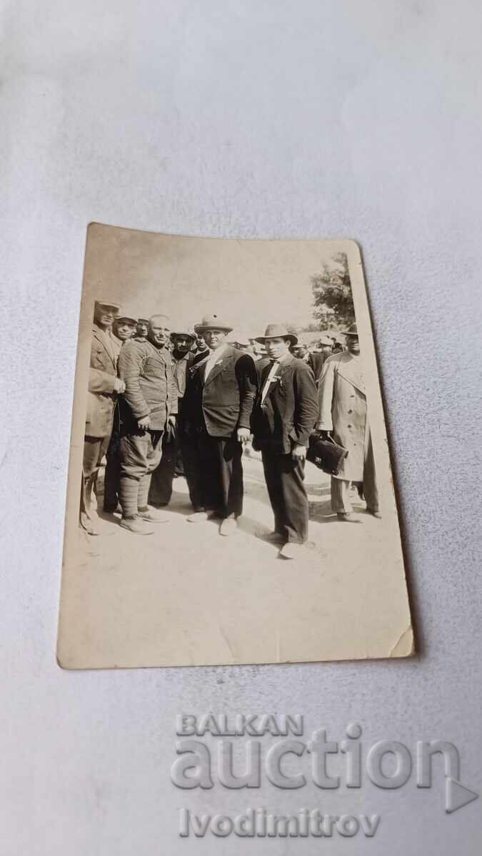 Φωτογραφία Σόφιας, Αξιωματικός και άνδρες στον δρόμο Φωτογραφία Σόφιας, Αξιωματικός και άνδρες στον δρόμο