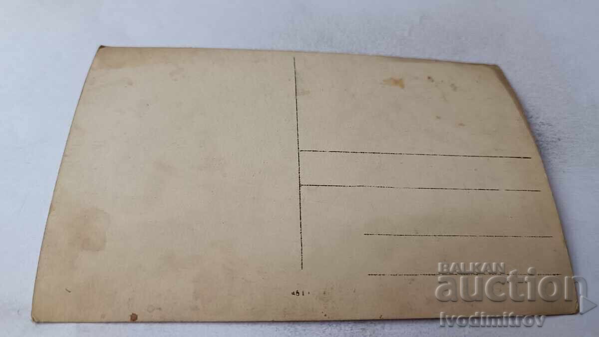 Φωτογραφία Τριών στρατιωτών και γελώντος νεαρού άνδρα με τιμή 1.85 BGN | € 0.95