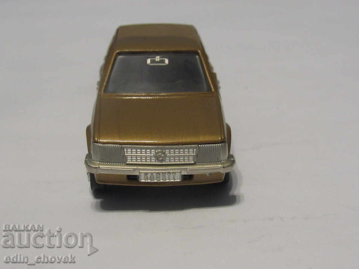 Δημοπρασία 1/43 GAMA-MINI Opel Kadett D, bŭlgarska Mikro-67 Razgrad 2