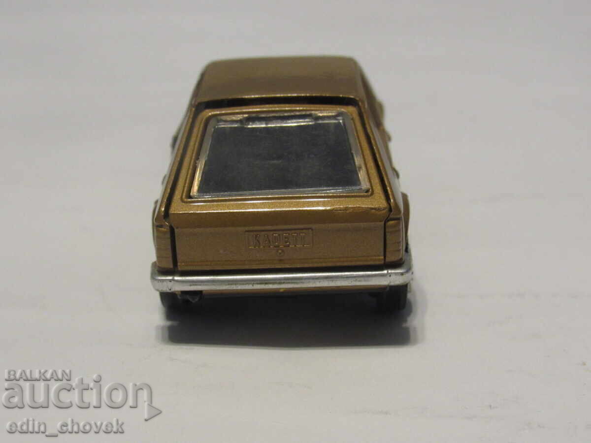 1/43 GAMA-MINI Opel Kadett D, bŭlgarska Mikro-67 Razgrad 2 - 5