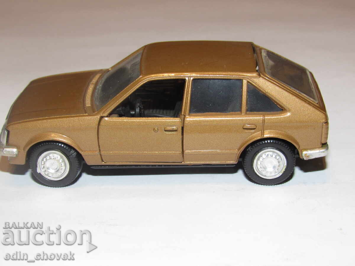 1/43 GAMA-MINI Opel Kadett D, bŭlgarska Mikro-67 Razgrad 2